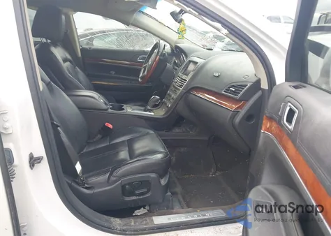 2010 Lincoln Mkt из США, поврежденный, VIN 2LMHJ5FR6ABJ18573